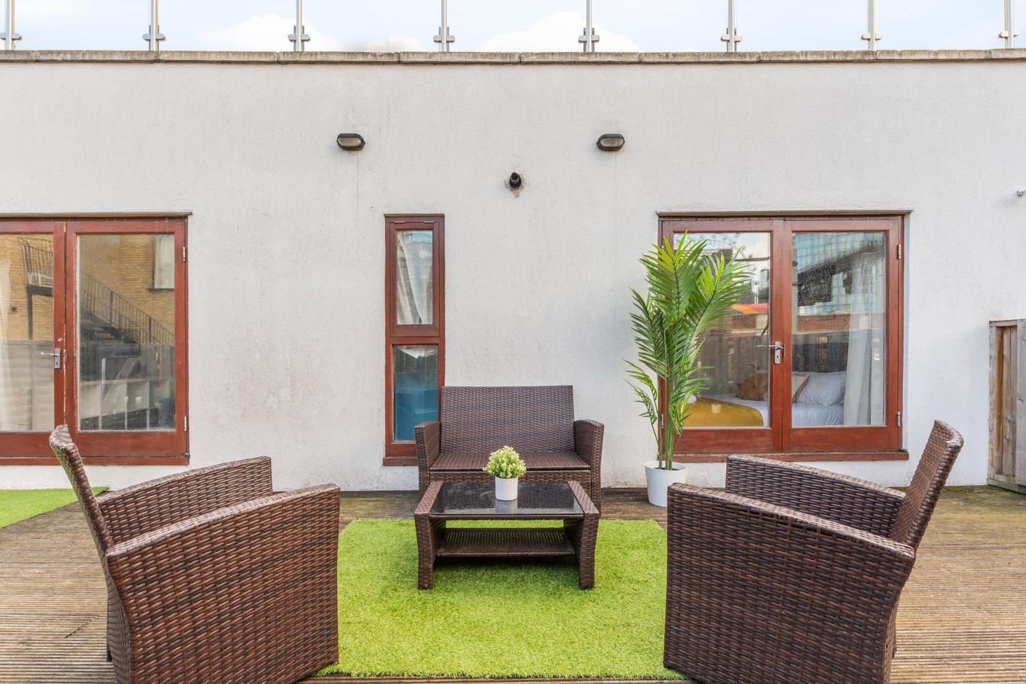 London Waterloo Apartment With Large Private Terrace - View Of The London Eye - 1 Bedroom 1 Bath Buitenkant foto