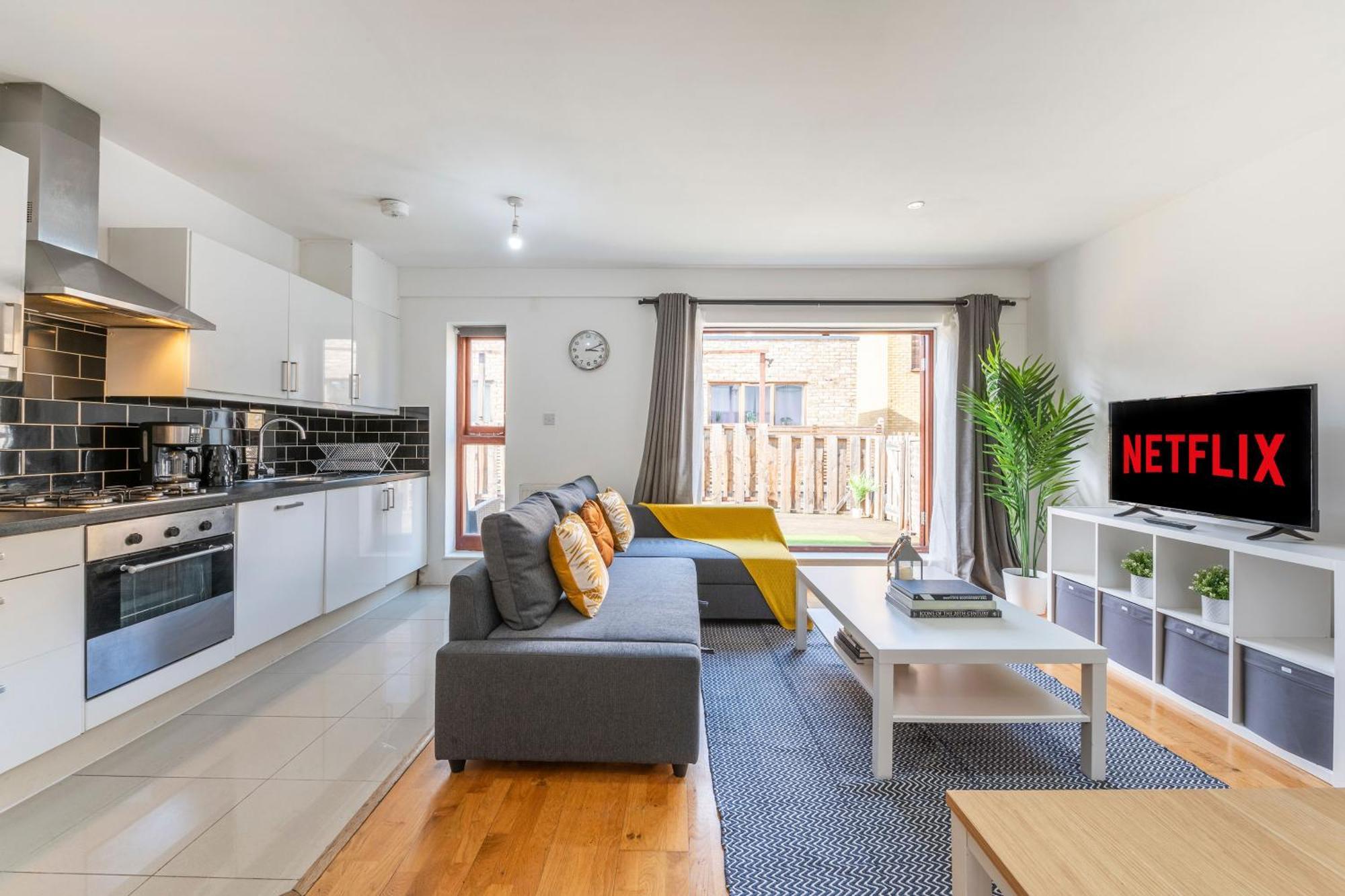 London Waterloo Apartment With Large Private Terrace - View Of The London Eye - 1 Bedroom 1 Bath Buitenkant foto